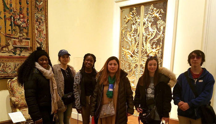 Imene Belhassen with French and Arabic students in NYC