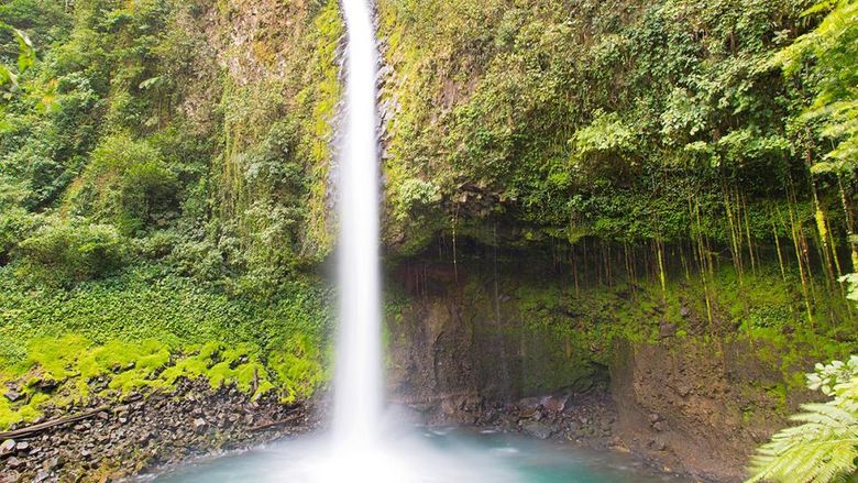 La Fortuna Waterfall in Monteverde, Costa Rica