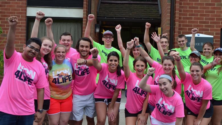 Orientation leaders posing during move-in