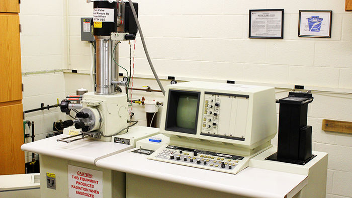 Scanning Electron Microscope (LaB6 - SEM)