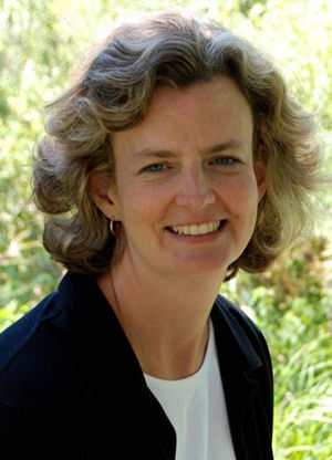 Carolyn Mahan Headshot