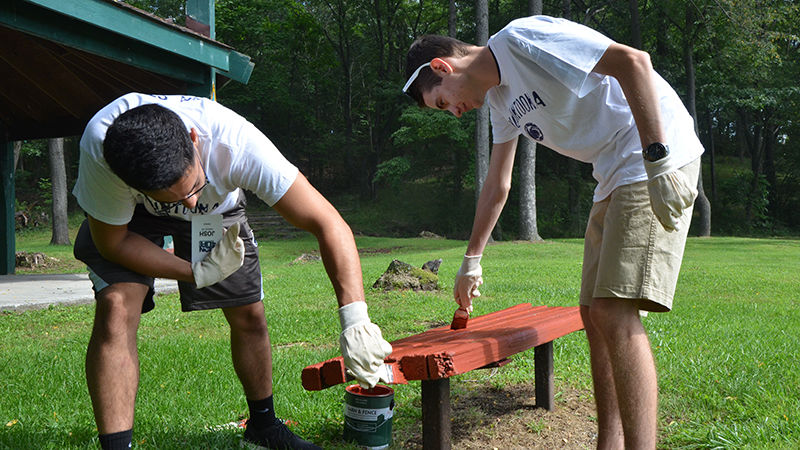 First year students participate in the Voluntoona community service event.
