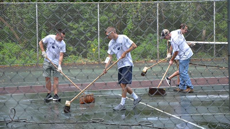 First year students participate in the Voluntoona community service event.