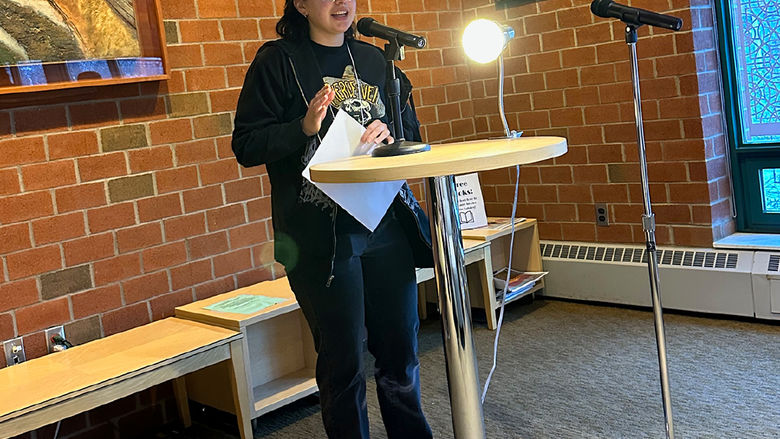 Hard Freight Editor in Chief Kate Yoder welcomes the crowd