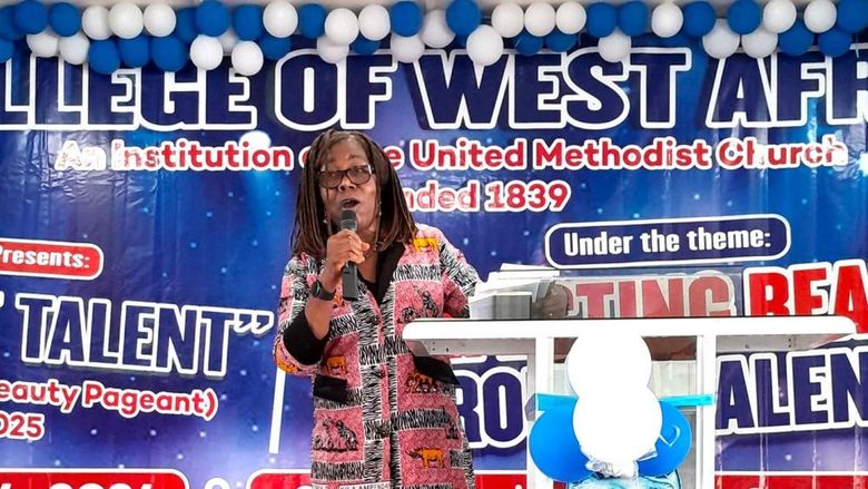 Patricia Jabbeh Wesley offering a lecture in Liberia