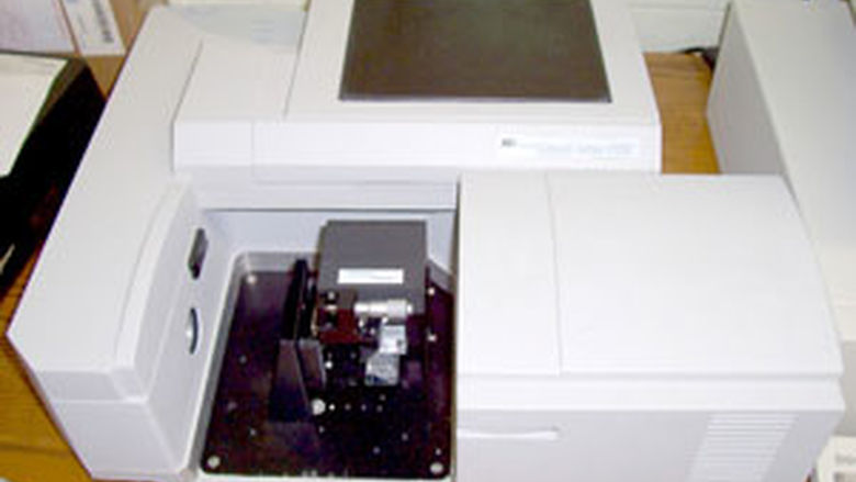 Fourier Transform Infrared Spectrometer (FT-IR)