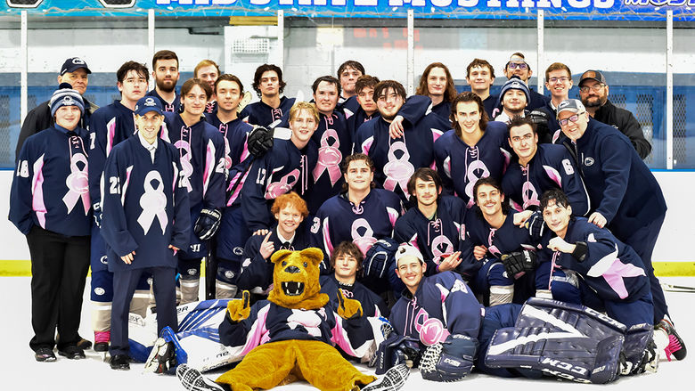 The Penn State Altoona men’s hockey team post-win. 