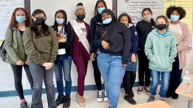 Walker and the students from the #ImaGirlBoss workshop.