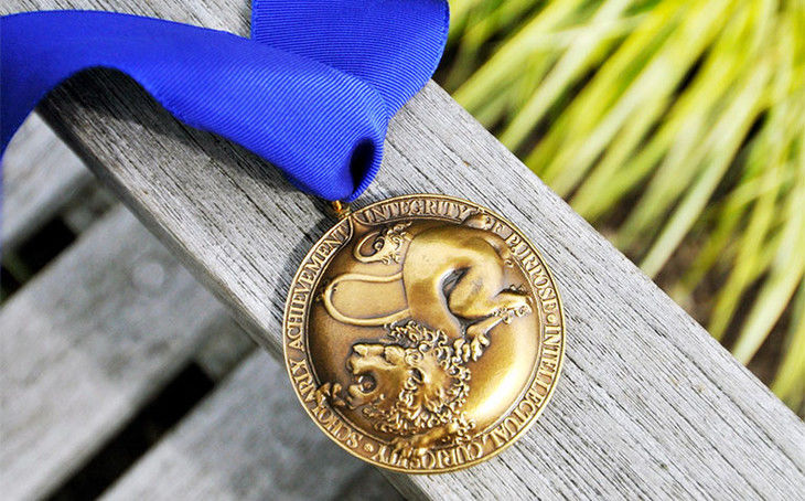 Schreyer Honors College Medallion