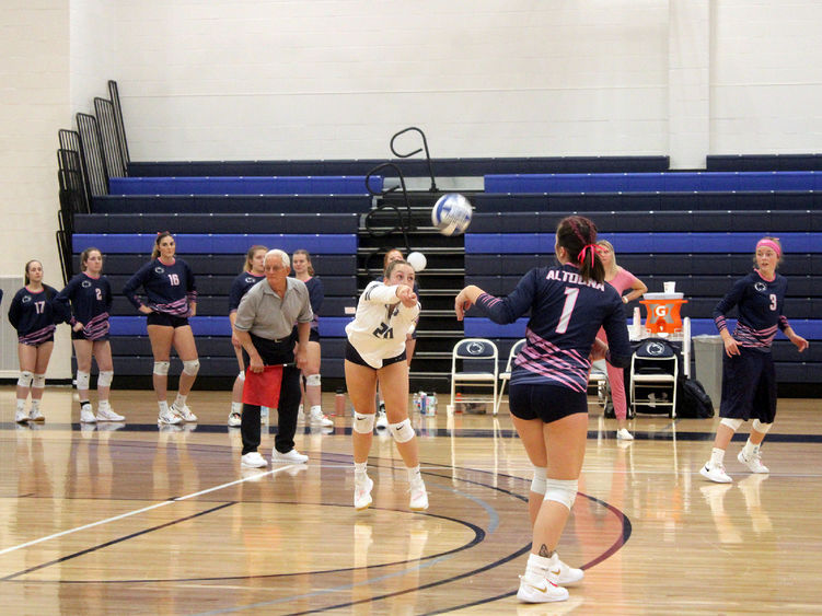 Penn State Altoona women's volleyball team in action