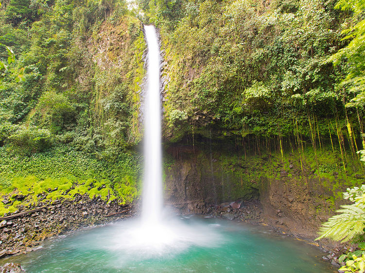 La Fortuna Waterfall in Monteverde, Costa Rica